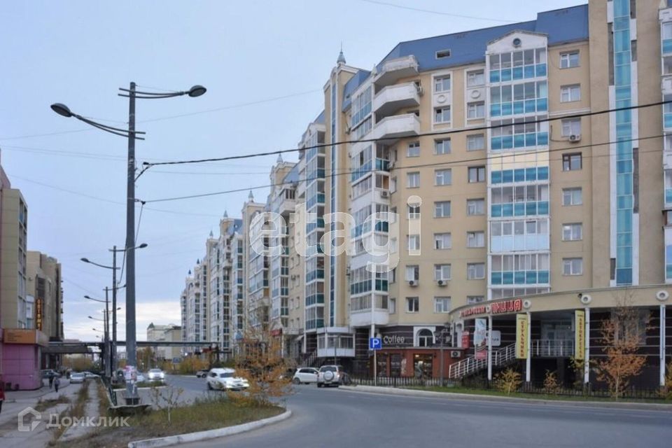 Продаётся 4-комнатная квартира, 82.5 м²