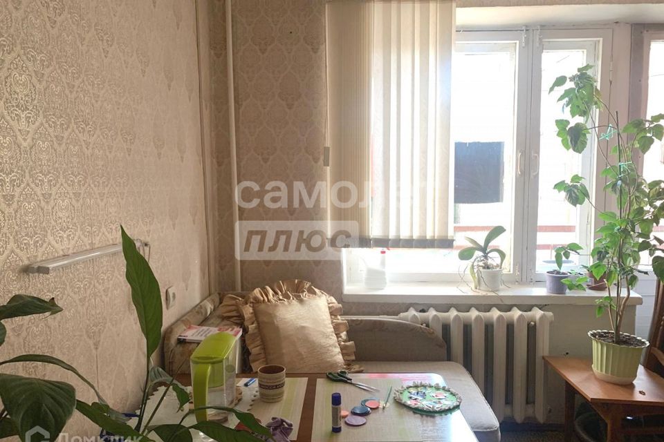 Продаётся комната в 8-комн. квартире, 12.5 м²