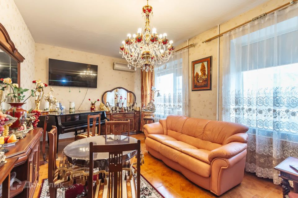 Продаётся 3-комнатная квартира, 90 м²