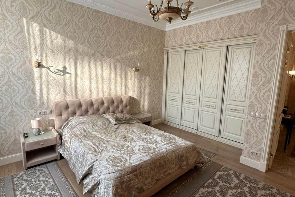 Сдаётся 2-комнатная квартира, 72 м²