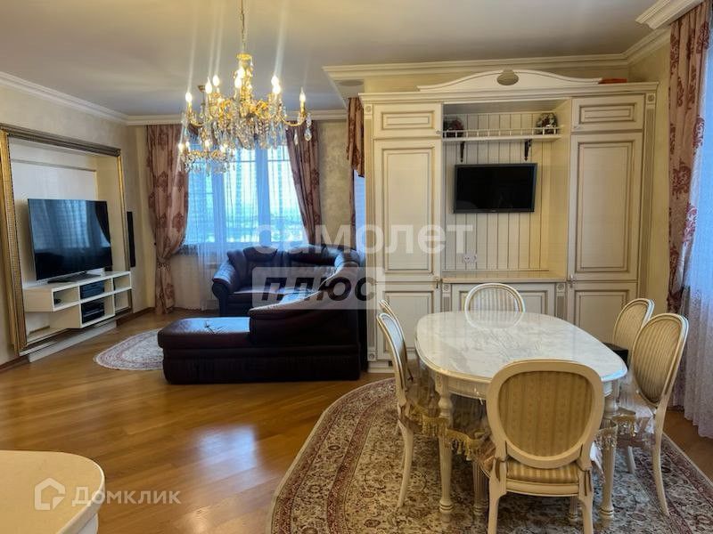 Продаётся 3-комнатная квартира, 105 м²