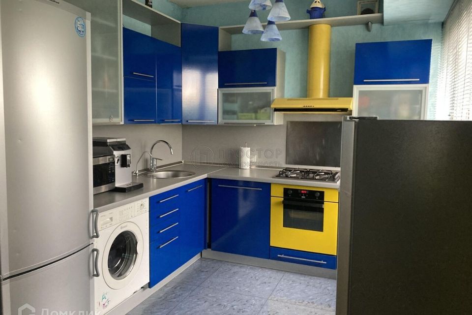 Продаётся 4-комнатная квартира, 71 м²