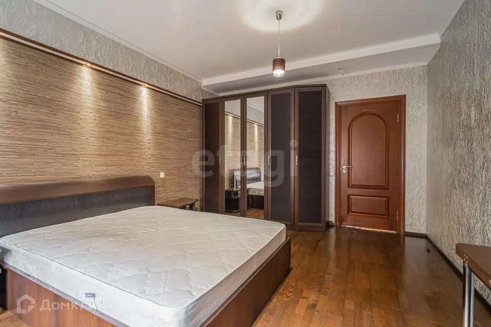 Продаётся 2-комнатная квартира, 79 м²