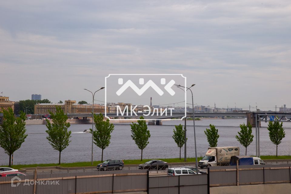 Продаётся 5-комнатная квартира, 183 м²