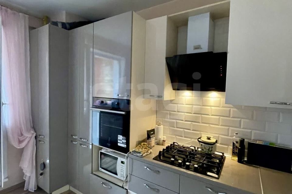 Продаётся 1-комнатная квартира, 41.8 м²
