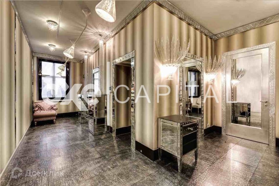 Сдаётся 6-комнатная квартира, 700 м²