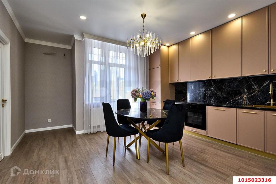Продаётся 3-комнатная квартира, 63.8 м²