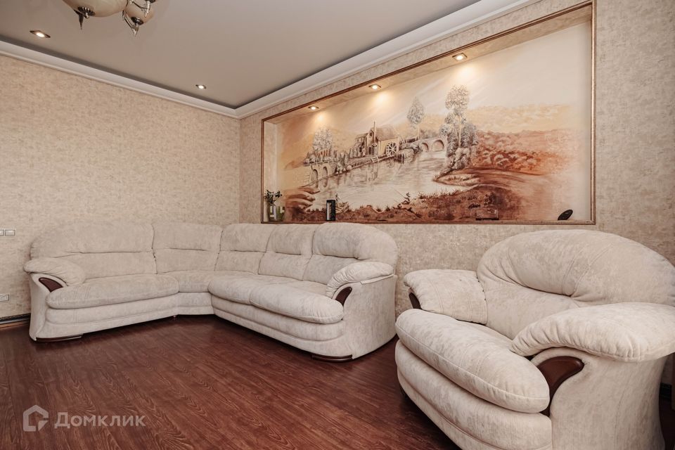 Продаётся 3-комнатная квартира, 107.2 м²