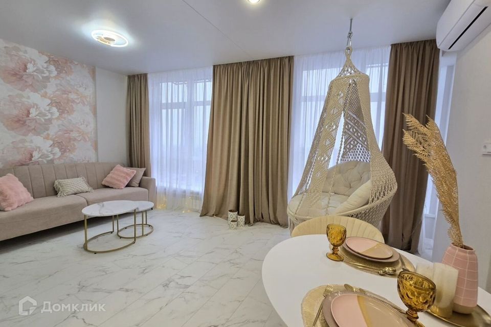 Продаётся 1-комнатная квартира, 43 м²