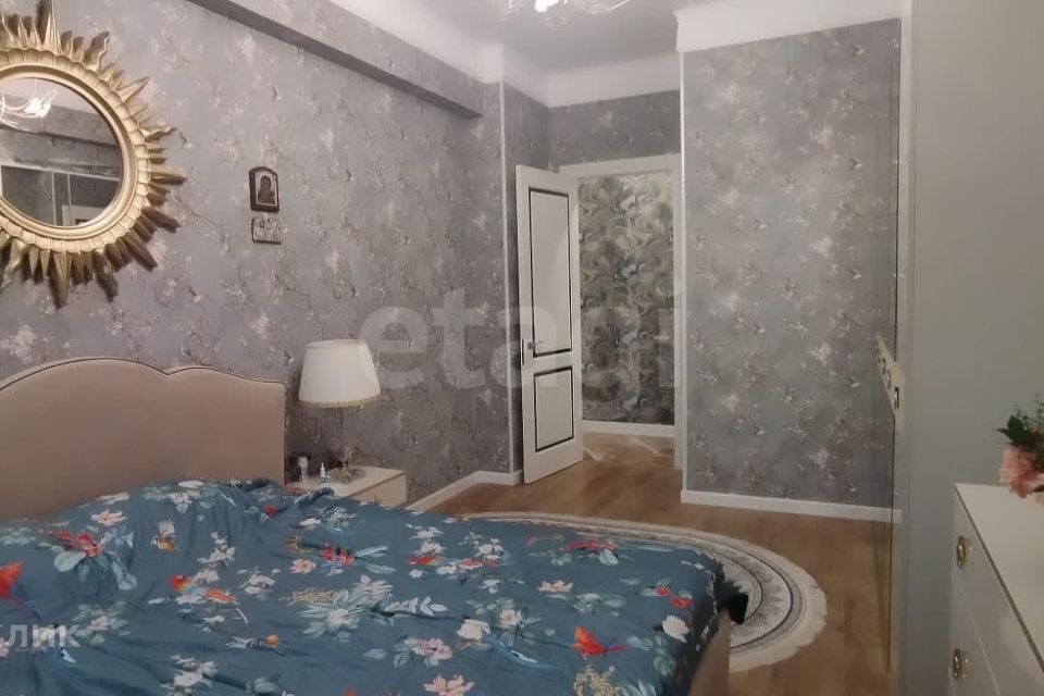 Продаётся 4-комнатная квартира, 82.7 м²