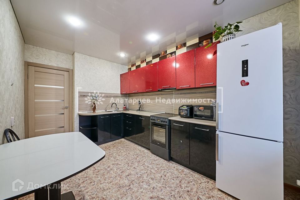 Продаётся 3-комнатная квартира, 77 м²