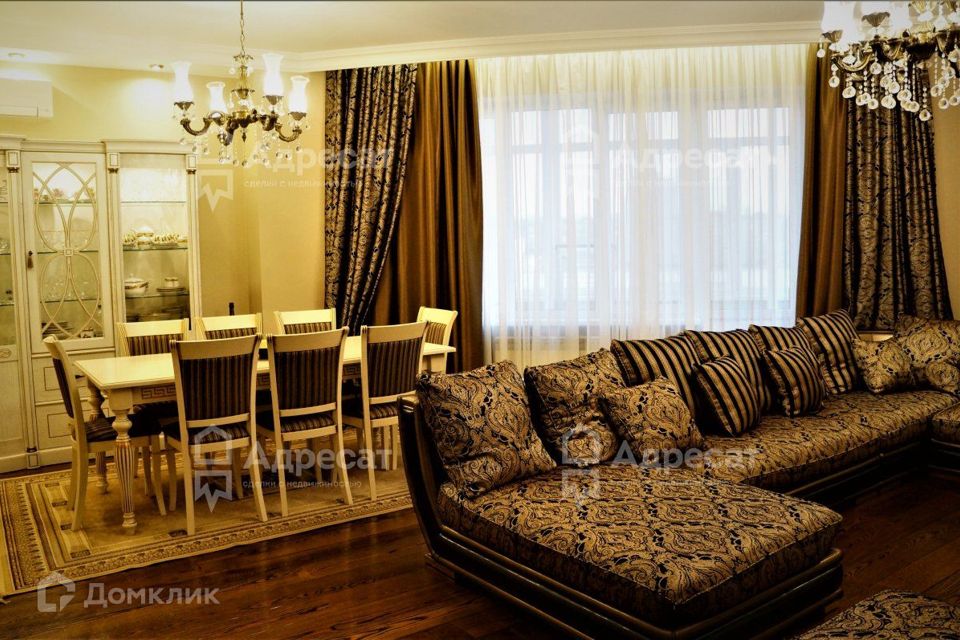 Продаётся 4-комнатная квартира, 137.7 м²