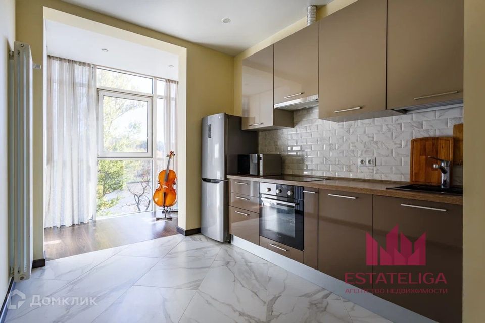 Продаётся 1-комнатная квартира, 57 м²