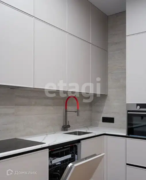 Продаётся 1-комнатная квартира, 47 м²