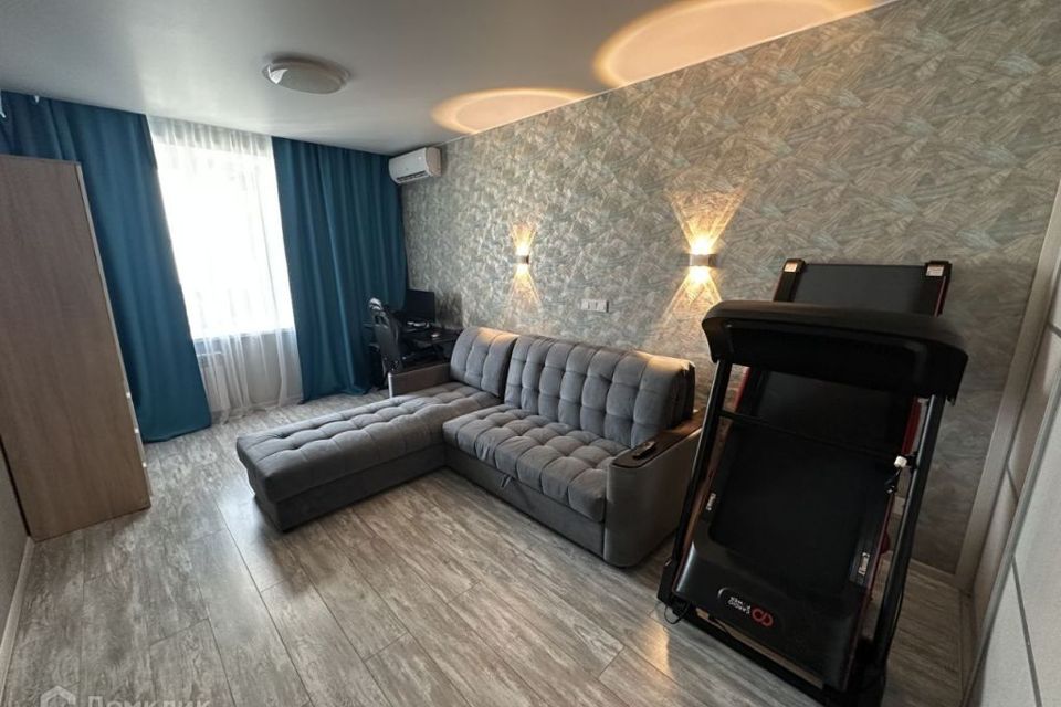Продаётся 1-комнатная квартира, 43 м²