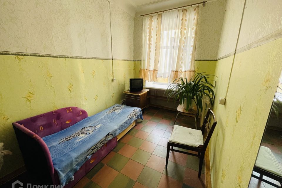 Продаётся комната в 17-комн. квартире, 9.5 м²