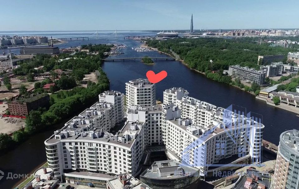 Продаётся 3-комнатная квартира, 131.8 м²