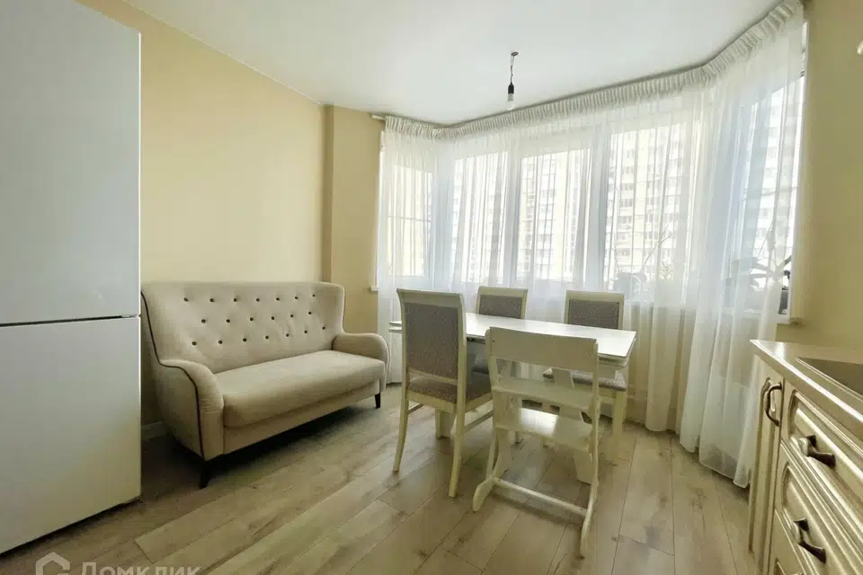 Продаётся 2-комнатная квартира, 60.7 м²