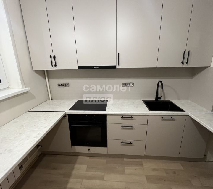 Продаётся 5-комнатная квартира, 100.5 м²