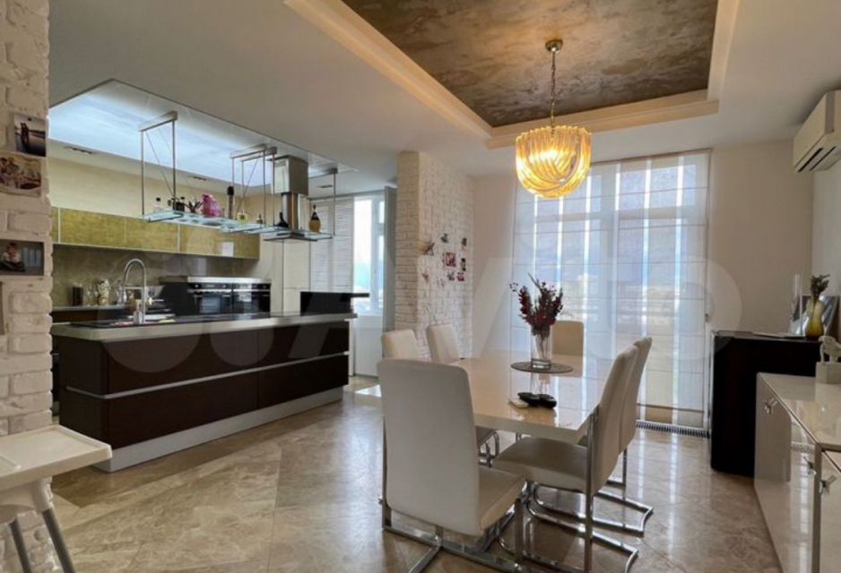 Продаётся 6-комнатная квартира, 169.6 м²