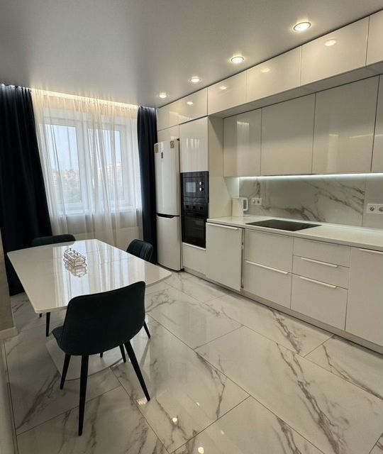 Сдаётся 3-комнатная квартира, 83 м²