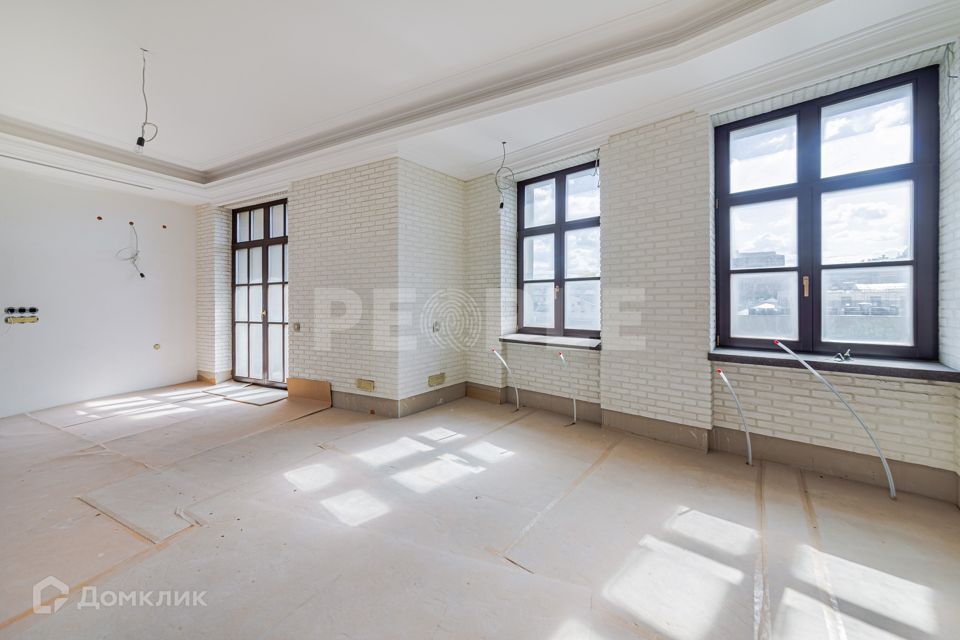 Продаётся 3-комнатная квартира, 190.5 м²