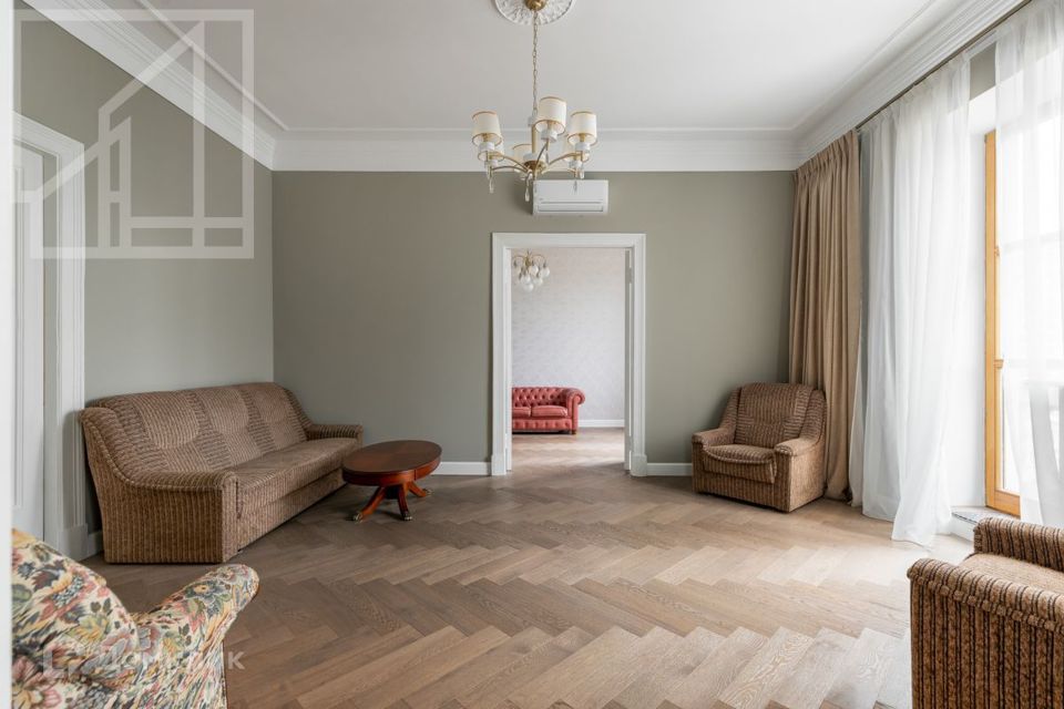 Сдаётся 4-комнатная квартира, 120 м²