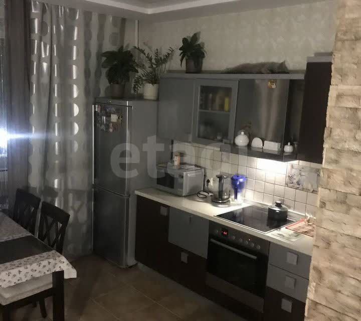 Продаётся 1-комнатная квартира, 56 м²