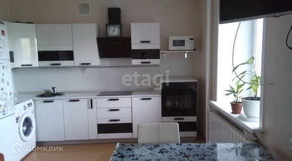 Продаётся 1-комнатная квартира, 42.4 м²