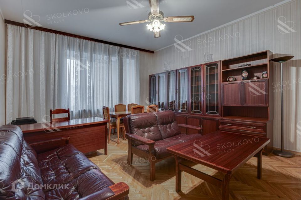 Сдаётся 4-комнатная квартира, 114 м²