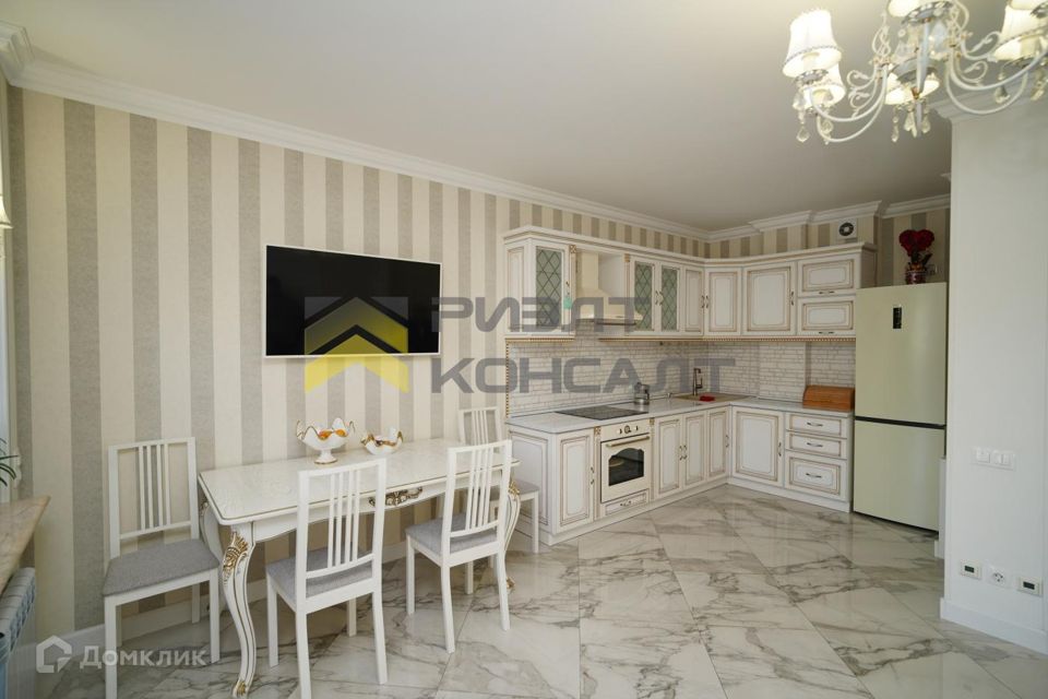 Продаётся 2-комнатная квартира, 57 м²