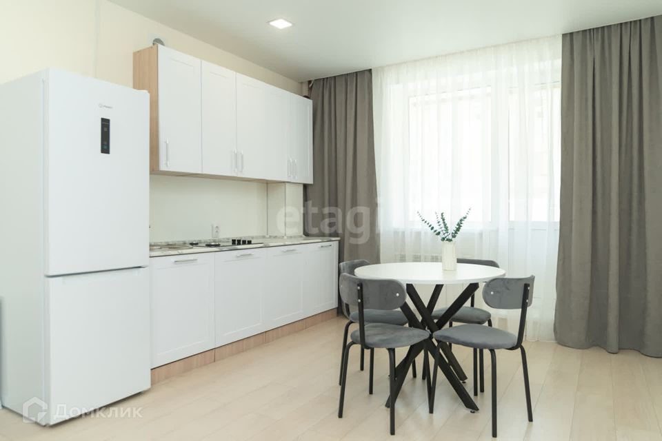 Продаётся 1-комнатная квартира, 45.5 м²