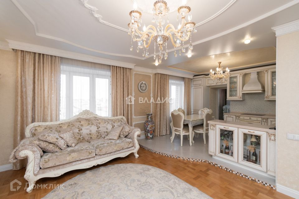 Сдаётся 4-комнатная квартира, 123.5 м²