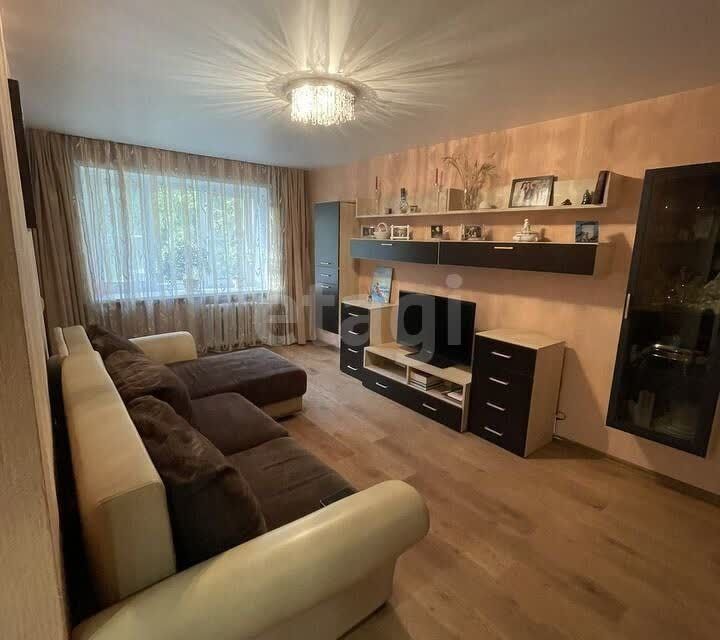 Продаётся 3-комнатная квартира, 55.8 м²