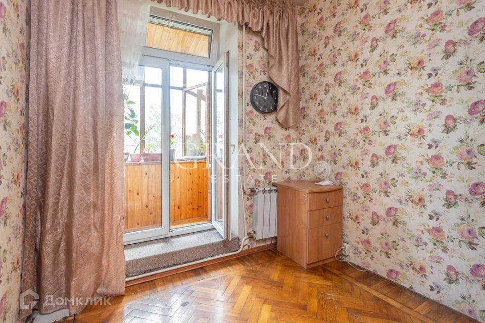 Продаётся 4-комнатная квартира, 100 м²