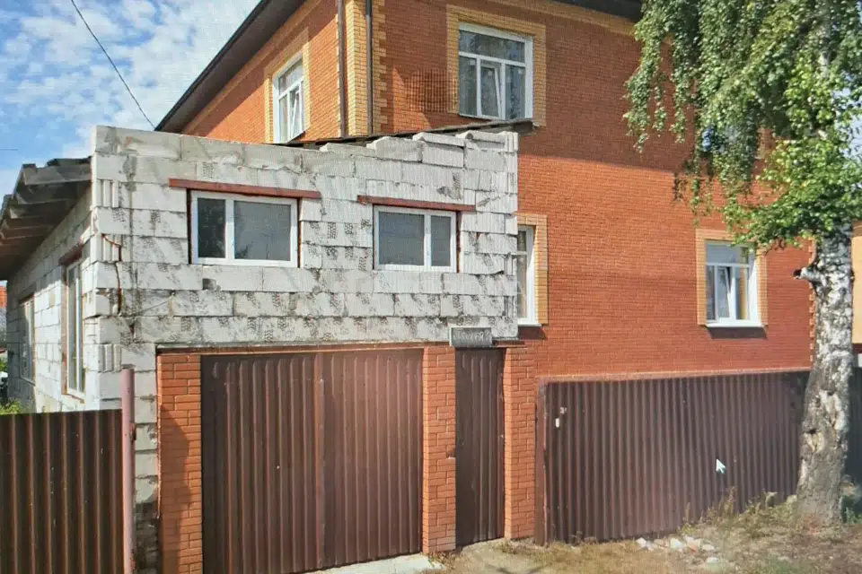 Продаётся 3-этажный дом, 437 м²