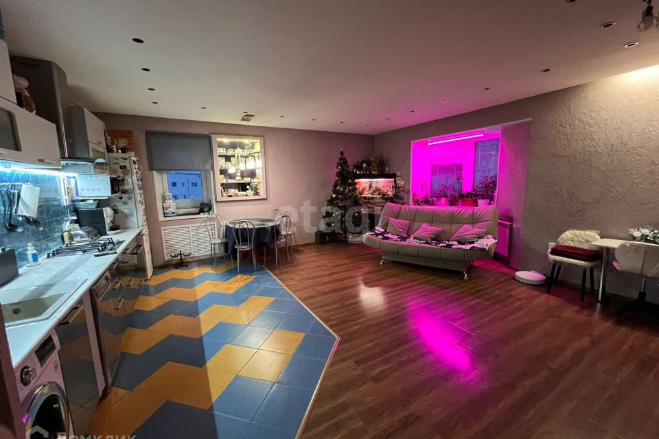 Продаётся 3-комнатная квартира, 75.8 м²