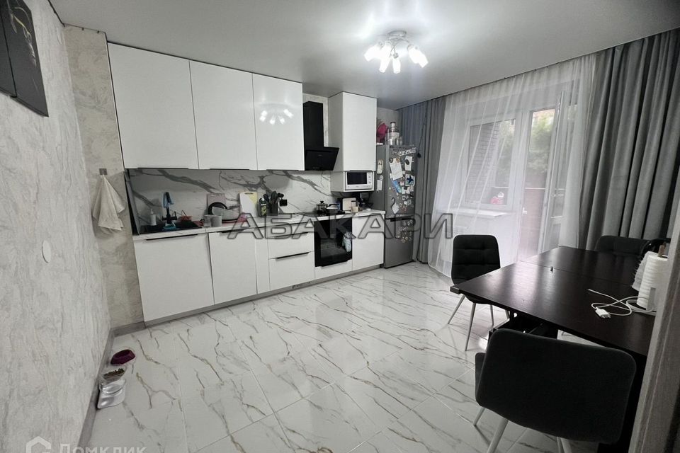 Сдаётся 3-комнатная квартира, 87 м²
