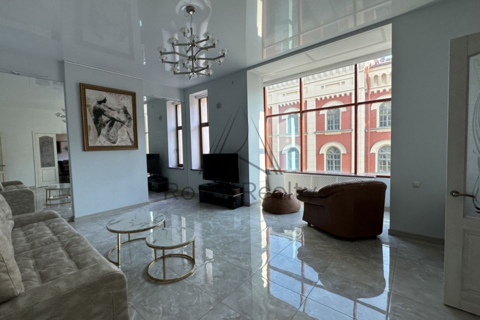 Сдаётся 3-комнатная квартира, 150 м²