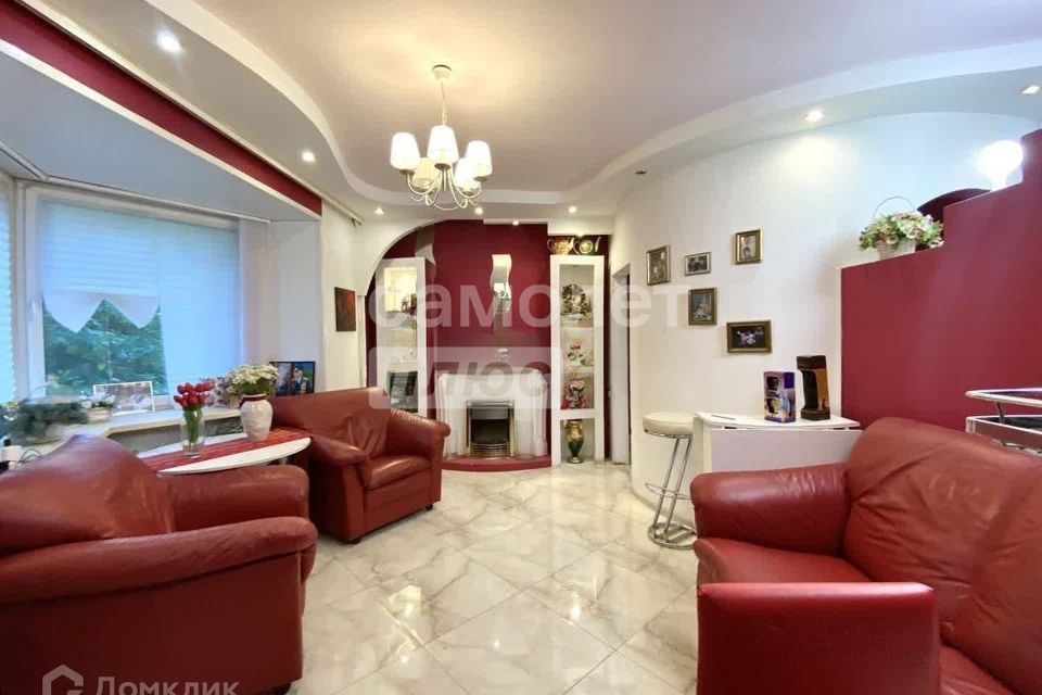 Продаётся 4-комнатная квартира, 92.9 м²
