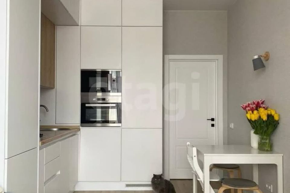 Продаётся 1-комнатная квартира, 43 м²