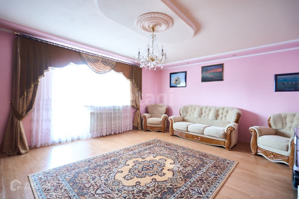 Продаётся 3-комнатная квартира, 110 м²