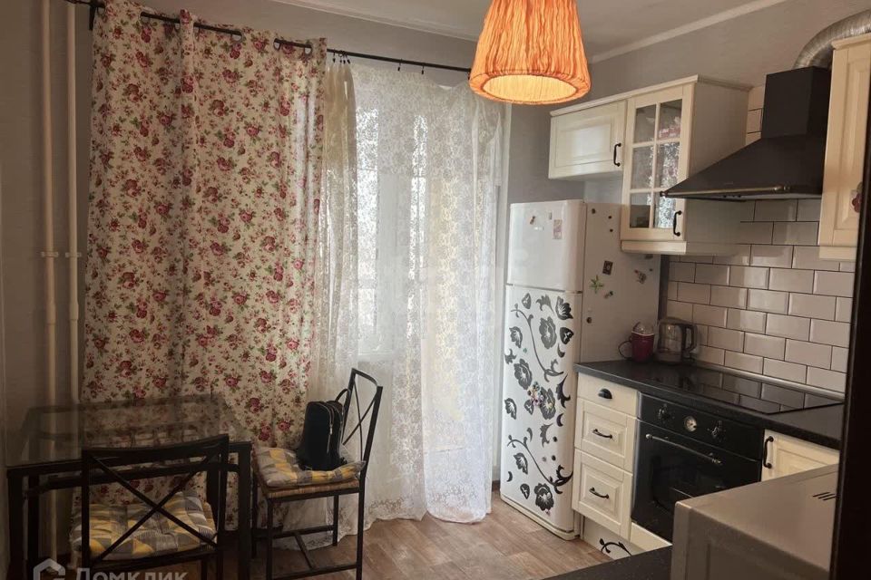 Сдаётся 2-комнатная квартира, 58 м²
