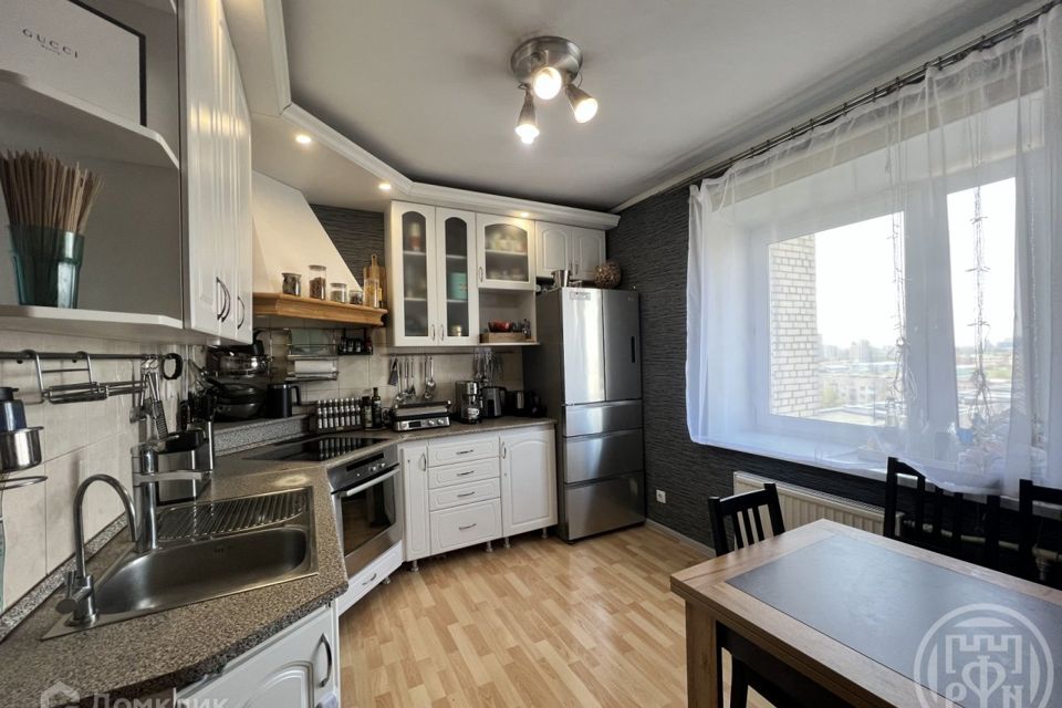 Продаётся 4-комнатная квартира, 100.6 м²