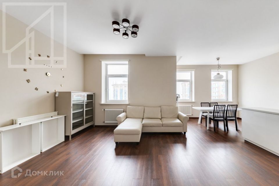 Сдаётся 4-комнатная квартира, 138 м²