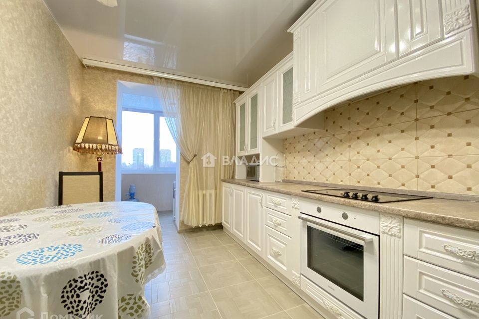 Сдаётся 2-комнатная квартира, 75 м²