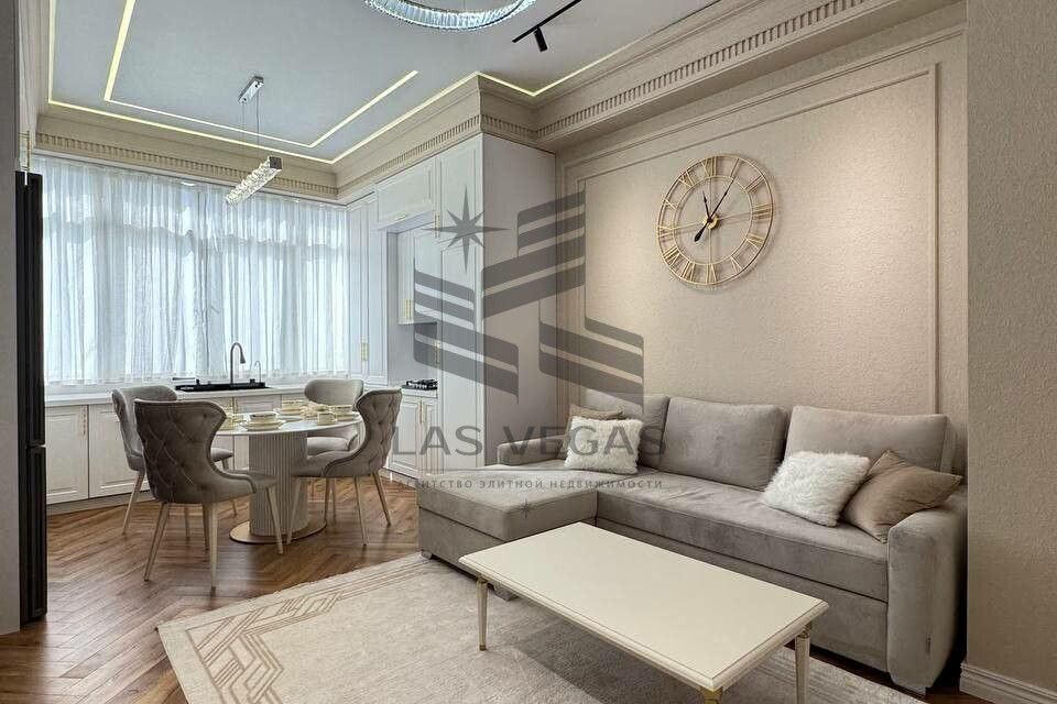 Сдаётся 2-комнатная квартира, 90 м²