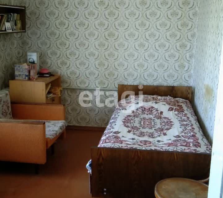Продаётся 4-комнатная квартира, 60.8 м²