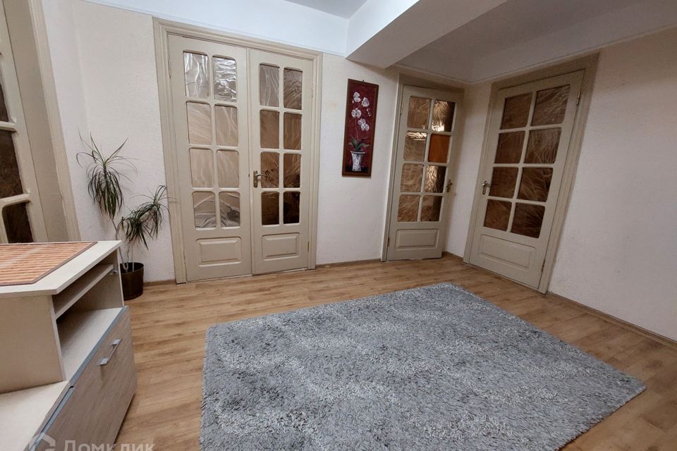Продаётся 4-комнатная квартира, 120 м²
