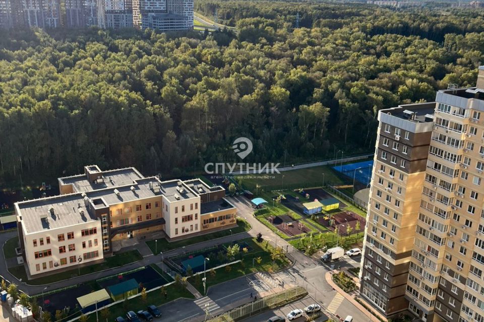 Продаётся 4-комнатная квартира, 130 м²